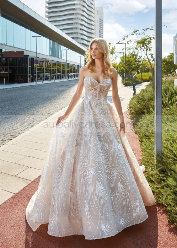 Luxurious Sparkling Strapless Sweetheart Neck Wedding Dress